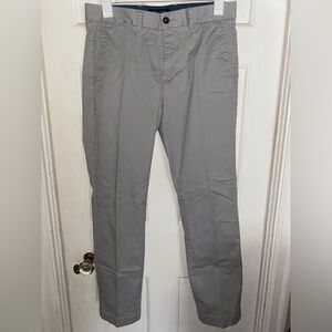 TOMMY HILFIGER KHAKI DRESS PANTS 32 x 32 TAILORED FIT LIGHT GREY